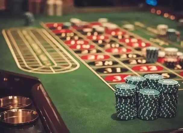 Platform postoto yang mendukung taruhan live sportsbook, slot online, dan kasino langsung